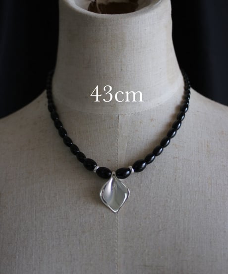 Onyx laceleaf necklace(MA-N-58)