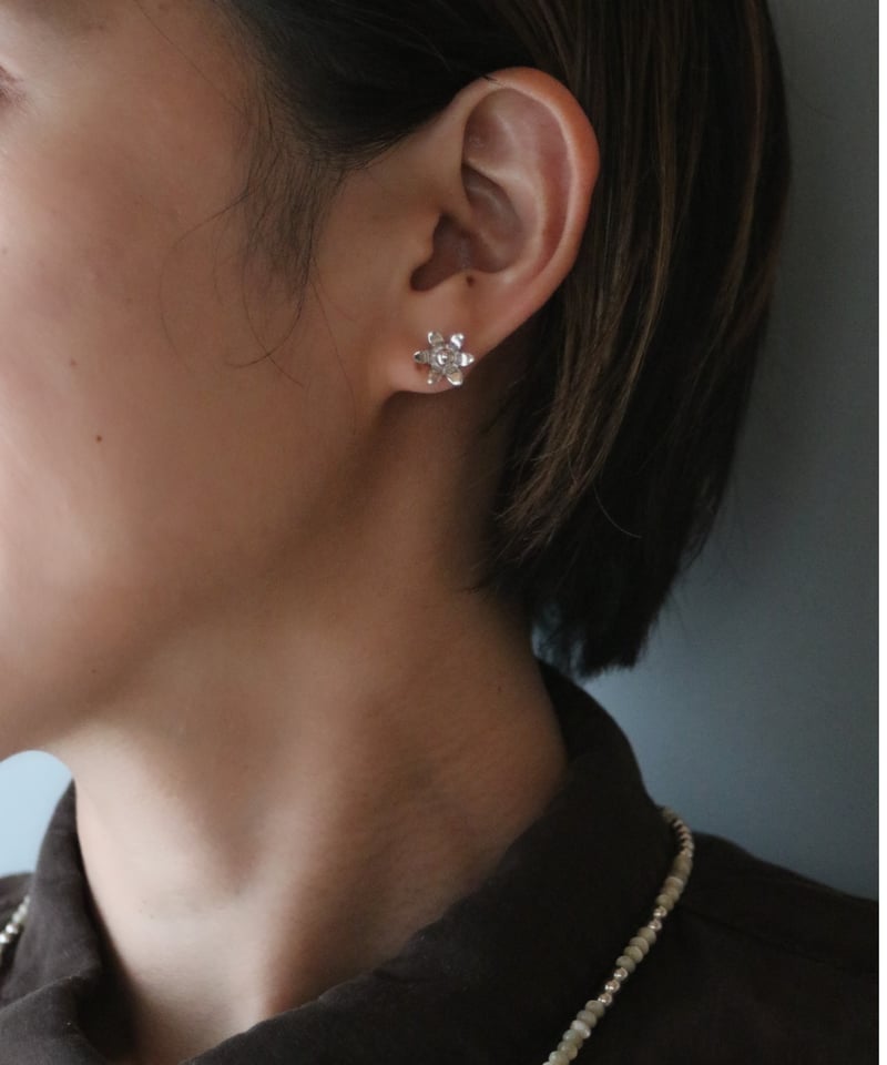 Flower mini pierce B(MA-P-30) | MAUA JEWELRY