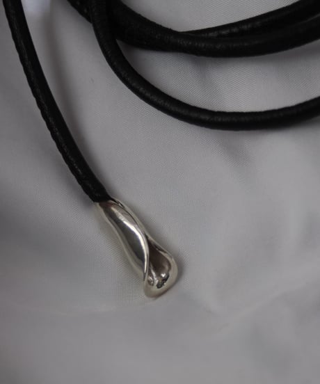 Leather leaf choker （MA-N-57)