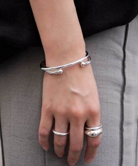 Twist  bangle (MA-B-02)