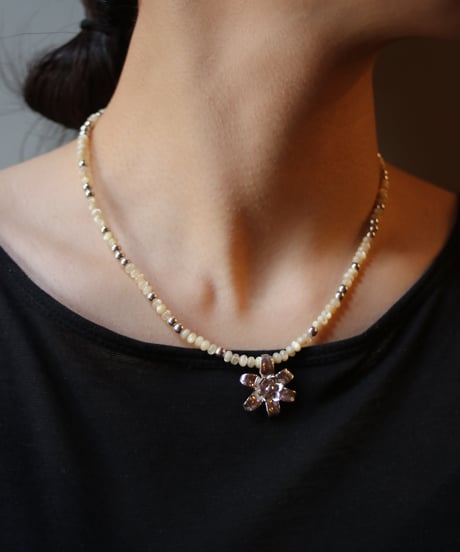 Flower×Mother of pearl short necklace(MA-N-48)