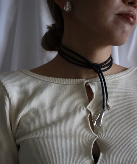 Leather leaf choker （MA-N-57)
