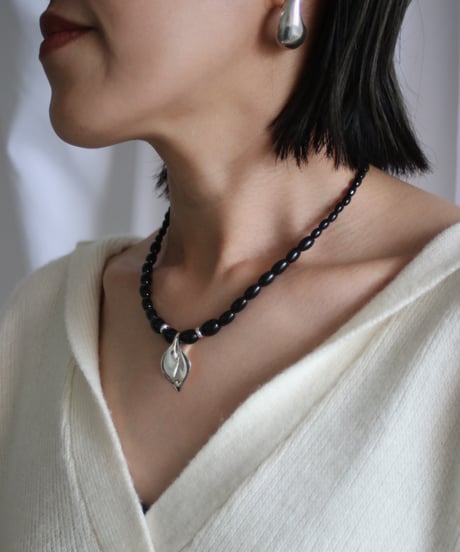 Onyx laceleaf necklace(MA-N-58)