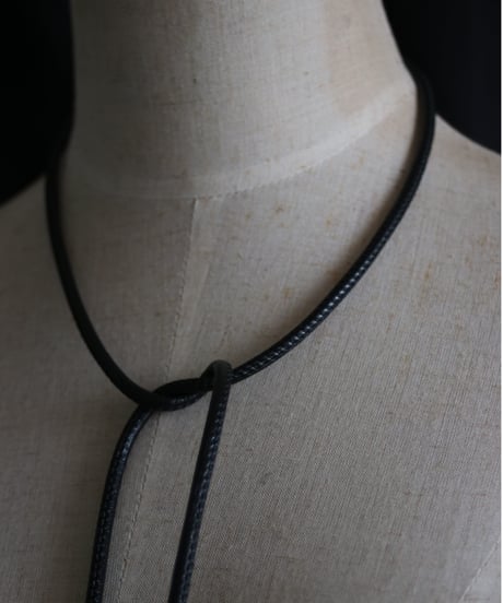 Leather leaf choker （MA-N-57)