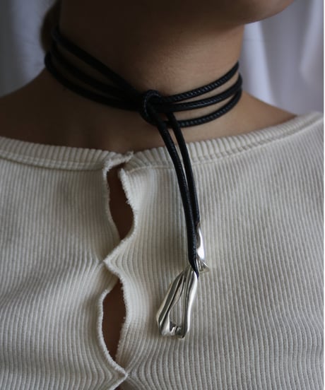 Leather leaf choker （MA-N-57)