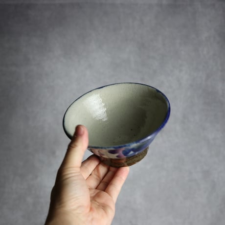 4.5寸マカイ2 呉須 緑釉 菊花唐草 やちむん 陶器 漂窯:7010025