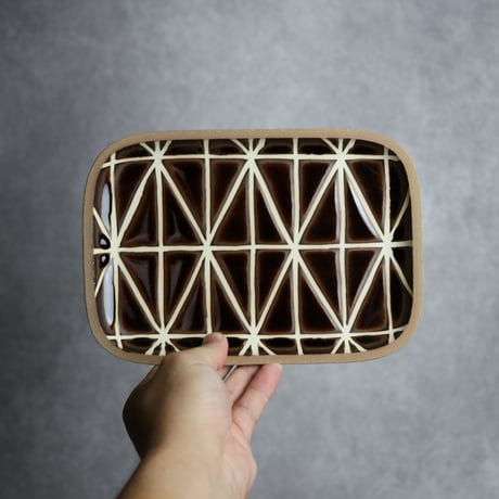 長角皿 中 シャングリラ アメ 茶色 やちむん 陶器 一翠窯:7021002