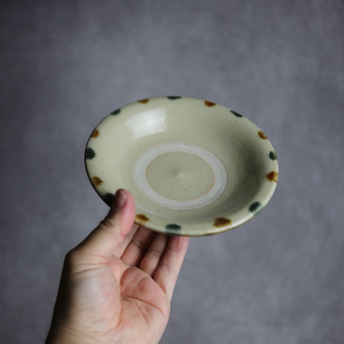 5寸皿S1 飴 呉須釉 縁点打 やちむん 陶器 北窯 松田米司工房:7003004