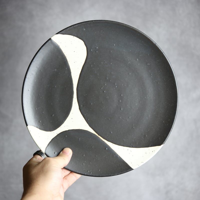 モノクロ皿 ブチ猫柄 大③ やちむん 陶器 陶factory509:7017024