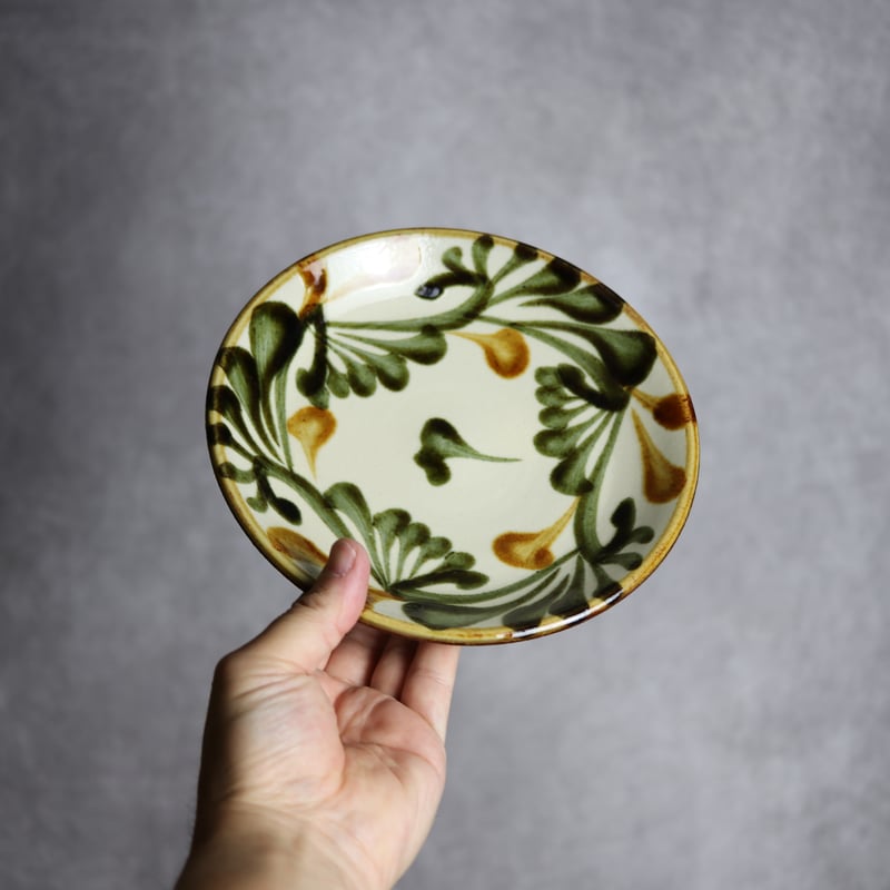 6寸皿 黒呉須 唐草 やちむん 陶器 陶眞窯:7001411 | MADE IN OKINAWA