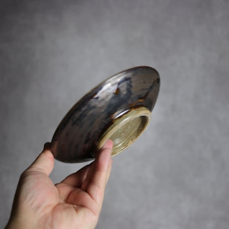 5寸皿S1 飴 呉須釉 菊唐草 やちむん 陶器 拓美窯:7203004