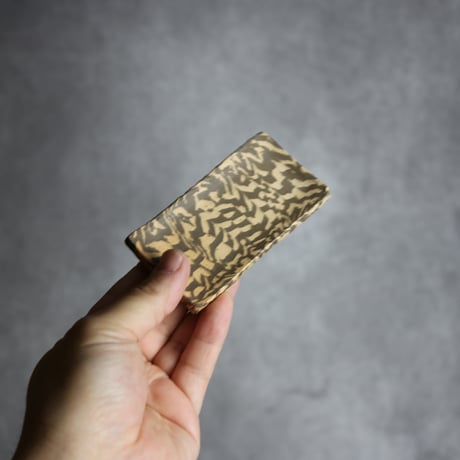 豆皿長1 黒 練り込み やちむん 陶器 南蛮焼知念窯 :7209001