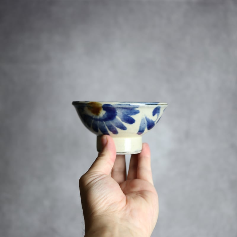 3.5寸マカイ1 飴 呉須釉 菊唐草 やちむん 陶器 茂生窯:7015032