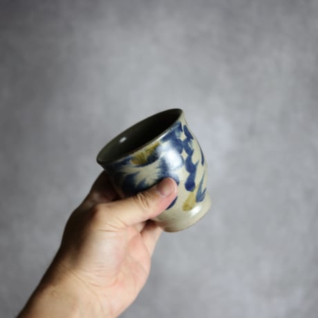 湯呑S2 飴 呉須釉 菊唐草 やちむん 陶器 北窯 松田米司工房:7003020