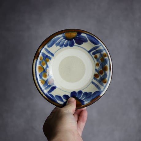 5寸皿1S 飴 呉須釉 菊花 格子点打 やちむん 陶器 いずみ窯 島袋工房:7028011
