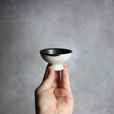 ぐい呑S1 黒釉 アオリイカ やちむん 陶器 拓美窯:7203028