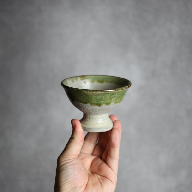 八幡焼　平緑釉　茶碗　無傷　古物　箱無。 八幡焼 平緑釉 茶碗 無傷 古物 箱無。 - メルカリ