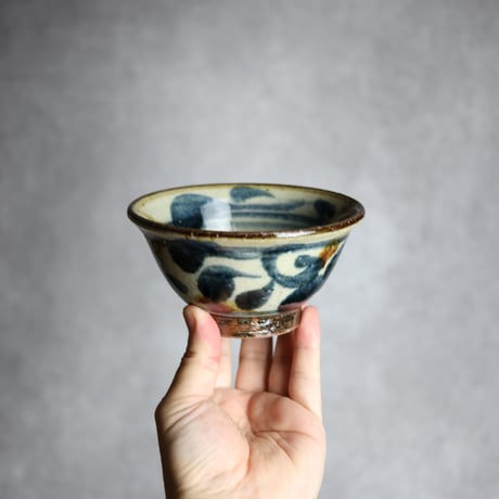 4寸マカイ 紺 茶 唐草柄 やちむん 陶器 陶芸こまがた:7006025