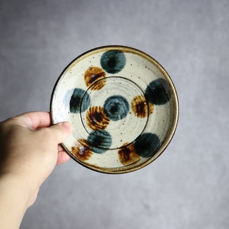 5寸皿 ドット 紺 茶 刷毛目 やちむん 陶器 陶芸こまがた:7006015