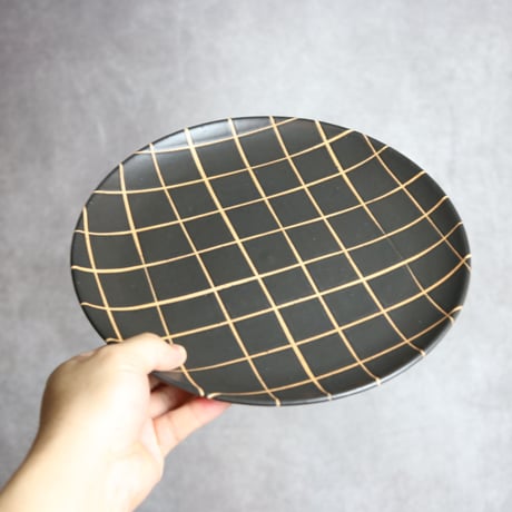 モノクロ皿 大 チェック柄 やちむん 陶器 陶factory509:7017025