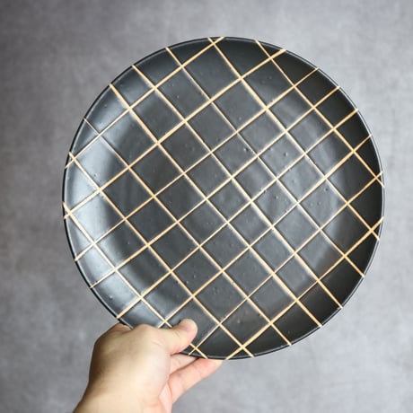 モノクロ皿 大 チェック柄 やちむん 陶器 陶factory509:7017025