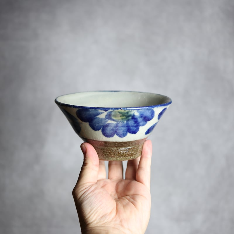 4.5寸マカイ1 呉須 緑釉 菊花双葉紋 やちむん 陶器 漂窯:7010025