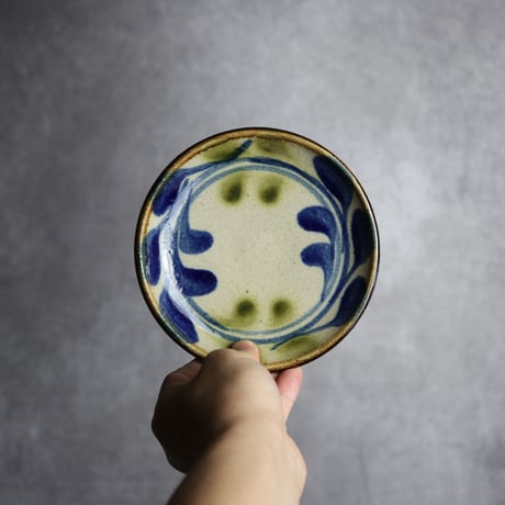 5寸皿 デイゴ唐草 青 緑 やちむん 陶器 陶芸こまがた:7006011