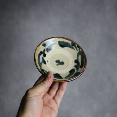 3.5寸皿3S 呉須釉 唐草 やちむん 陶器 北窯 松田共司工房:7004003