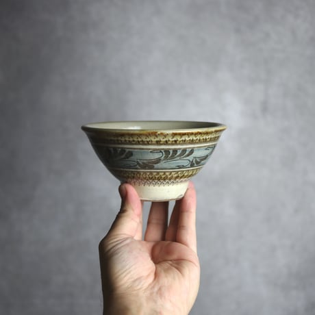 4寸マカイ 飛鉋 線彫唐草 やちむん 陶器 真南風工房:7011008