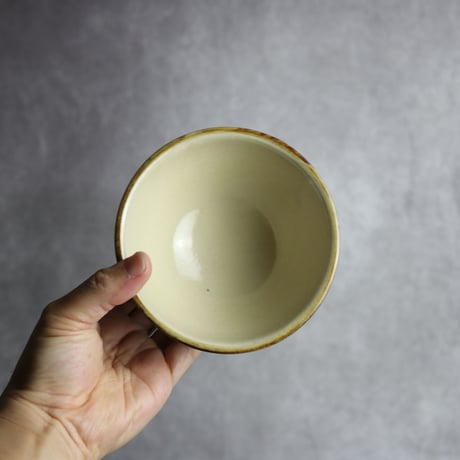 4寸マカイ 呉須釉 蝋抜 菊紋唐草 やちむん 陶器 真南風工房:7011008