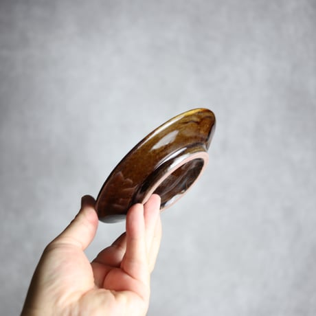 4寸皿 飴釉 蝋抜 菊紋唐草 やちむん 陶器 真南風工房:7011002