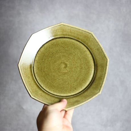 7寸プレート1 オリーブグリーン 八角 やちむん 陶器 cerca:7025007