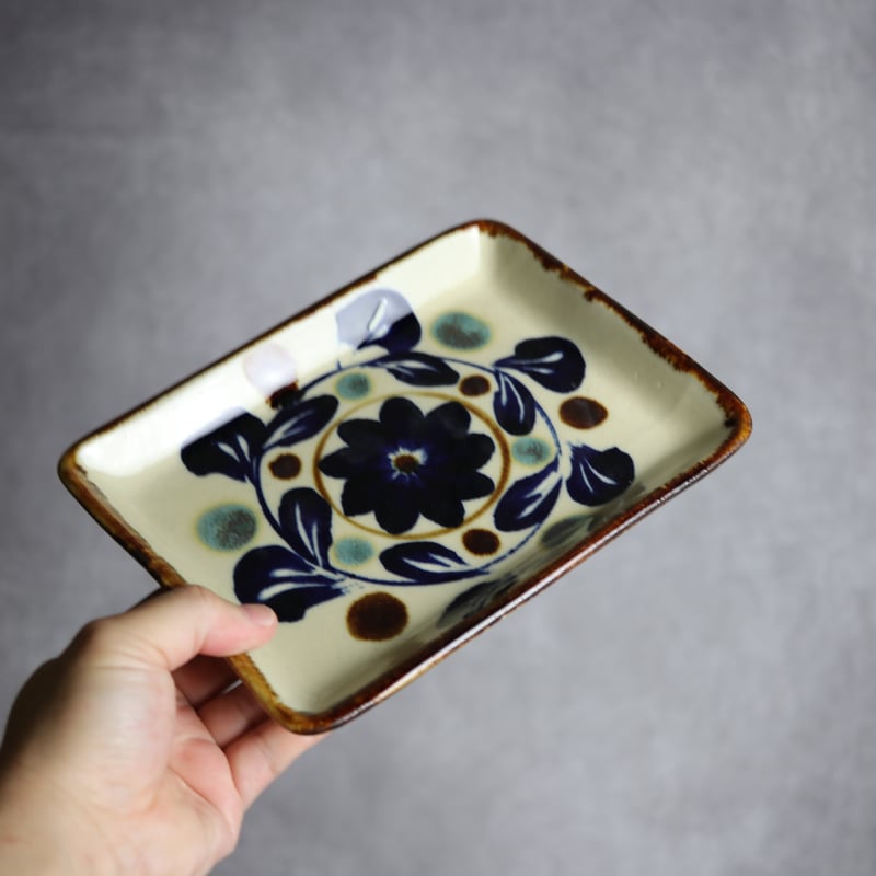 角皿2 菊花紋 やちむん 陶器 エドメ陶房:7201007 | MADE IN OKINAWA