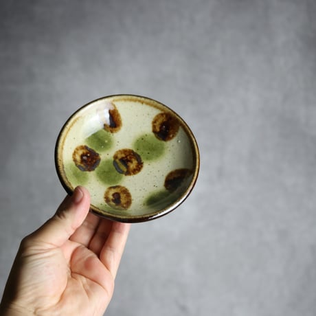 4寸皿 ドット 緑 茶 やちむん 陶器 陶芸こまがた:7006087