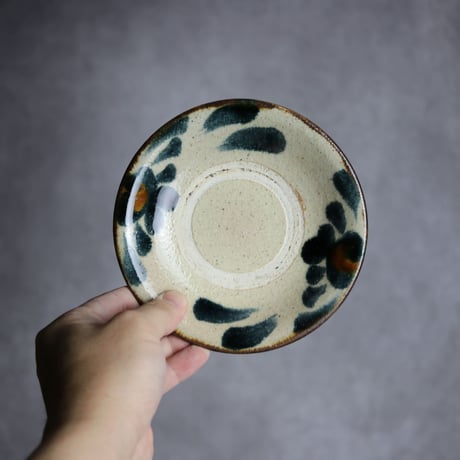 4.5寸皿1S 飴 呉須釉 菊花唐草 やちむん 陶器 北窯 松田共司工房:7004005
