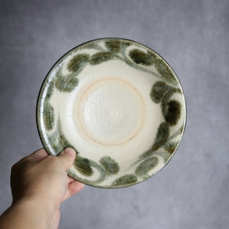 6寸皿2 黒呉須釉 唐草 やちむん 陶器 榮一工房:7013015