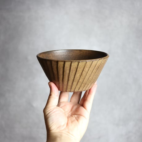5寸ボウルS1 ダークブラウン 斜めプリーツ やちむん 陶器 cerca:7025012