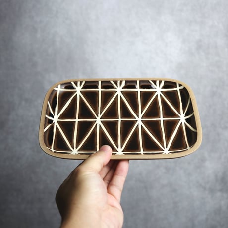 長角皿 中 シャングリラ アメ 茶色 やちむん 陶器 一翠窯:7021002