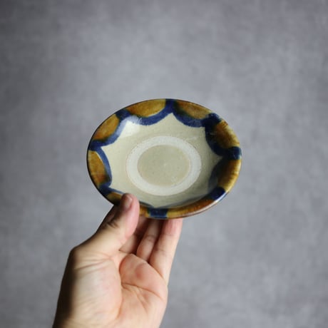 4寸皿S1 飴 呉須釉 海波紋 やちむん 陶器 北窯 松田米司工房:7003002