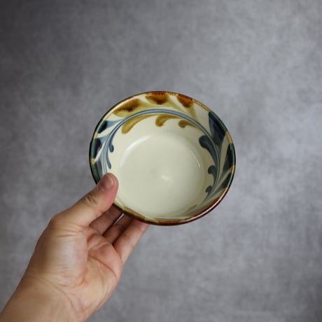 4寸鉢 デイゴ唐草 やちむん 陶器 陶眞窯:7001315