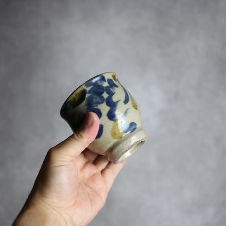 湯呑S2 飴 呉須釉 菊唐草 やちむん 陶器 北窯 松田米司工房:7003020