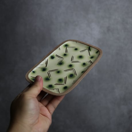 長角皿 小 サンディー オーグスヤーに呉須の点 やちむん 陶器 一翠窯:7021001