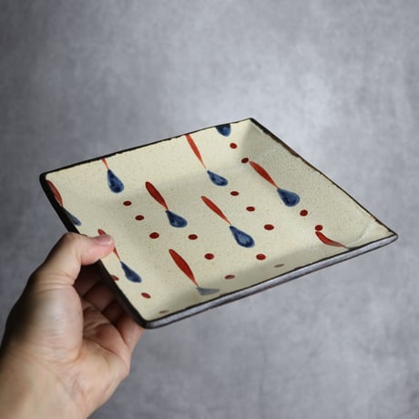 正方皿 大 赤絵 しずく やちむん 陶器 一翠窯:7021019