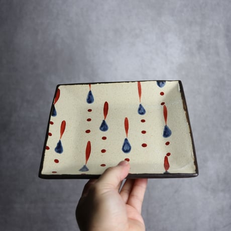 正方皿 大 赤絵 しずく やちむん 陶器 一翠窯:7021019