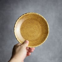 5寸リムプレートS1 ブラウン 花口縁 やちむん 陶器 cerca:7025004