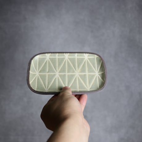 長角皿 小 シャングリラ キビ灰 白 やちむん 陶器 一翠窯:7021001