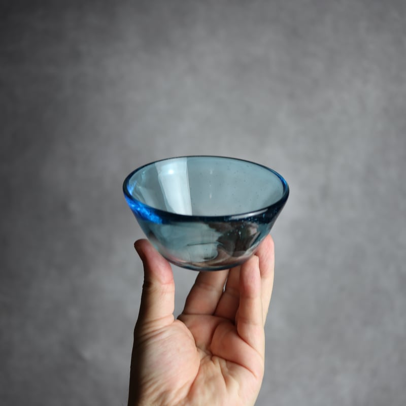 ノーマルボウル小 水色 琉球ガラス ガラス工房 清天:7102034 | MADE IN