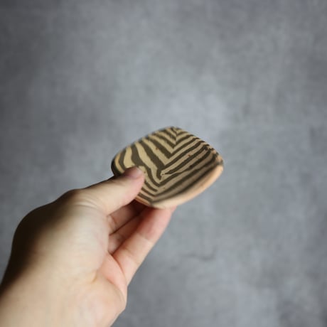 豆皿1 黒 練り込み やちむん 陶器 南蛮焼知念窯 :7209001