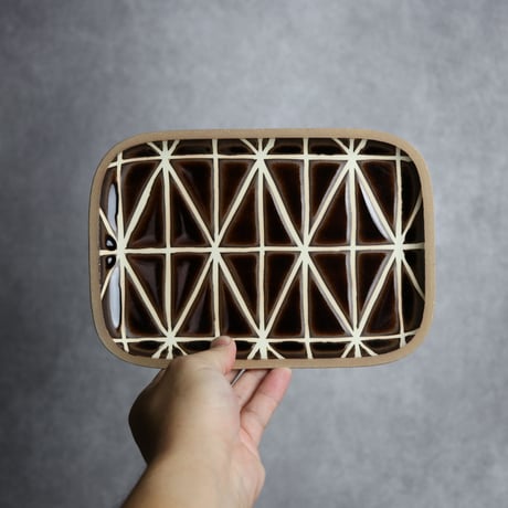 長角皿 中 シャングリラ アメ 茶色 やちむん 陶器 一翠窯:7021002