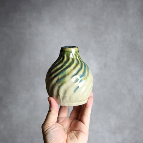 陶器の花瓶 茶色と緑の釉薬 丹波 陶芸 ボトル型陶器 茶色と緑の釉薬 花瓶 - メルカリ